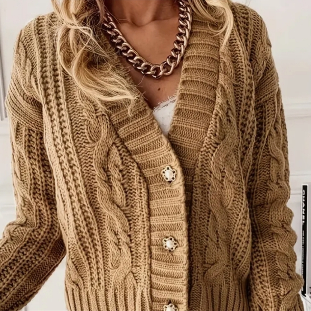 🍍Bundle 3 items for 15🍍  NWOT Camel crop top cardigan